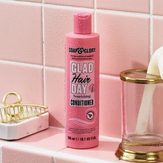 Soap & Glory Glad Hair Day Nourishing Conditioner 300Ml โซพ แอนด์ กลอรี่ แกลด แฮร์ เดย์ นูริชชิ่ง คอนดิชันเนอร์ 300มล.