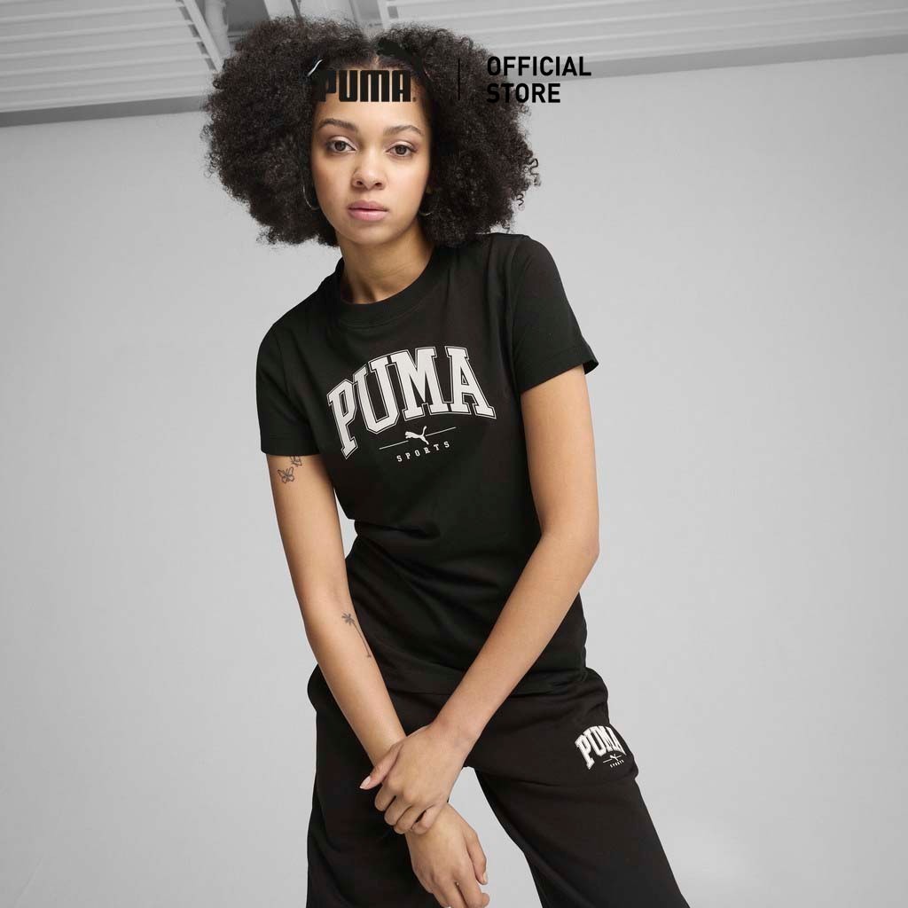PUMA BASICS - เสื้อยืดผู้หญิงลายกราฟิก PUMA SQUAD สีดำ 68153701