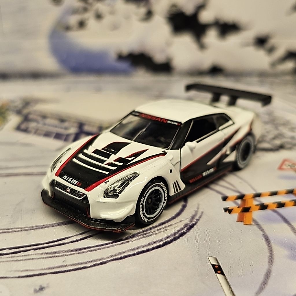 โมเดล รถของเล่น Majorette Nissan GTR R35 GT3 Nismo สีขาวคาดดำ นอกแพ็ค รถสวย หายาก