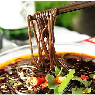 เส้นดำ รากเฟิร์น เพื่อสุภาพ แคลต่ำ ไม่อ้วน เส้นเหนียวนุ่ม อร่อย ขนด 500g 蕨根粉丝