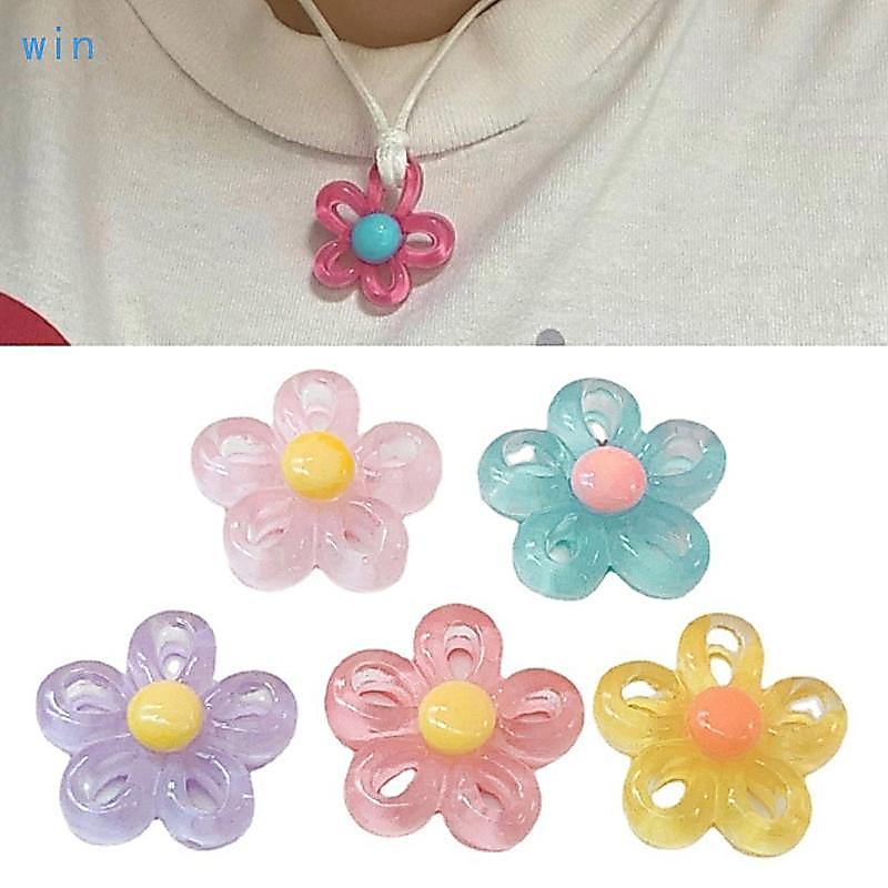 Win 5 สี 23x23 มม.ขนาดเล็กห้ากลีบดอกไม้ Charm จี้สําหรับผู้หญิง DIY สีสันสดใส