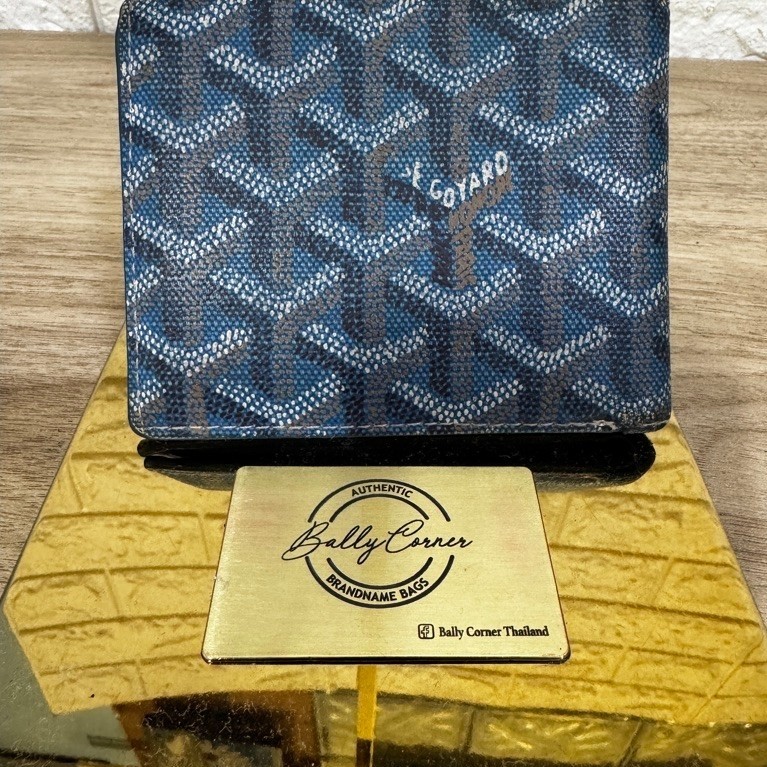 กระเป๋าสตางค์ Goyard มือสอง ของแท้ รุ่น 8 cards สีฟ้า ราคาสูงกว่าสี basic