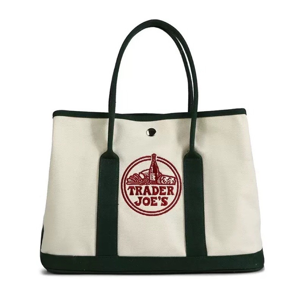 [พร้อมส่ง🇹🇭] กระเป๋าผ้า Trader Joe’s มีหลายแบบให้เลือก