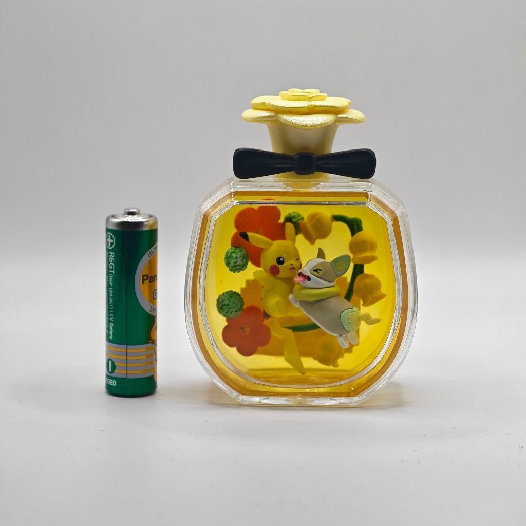 Pikachu & Yamper จากคอลเลกชัน Re-Ment Pokemon Petite Fleur EX - Galar