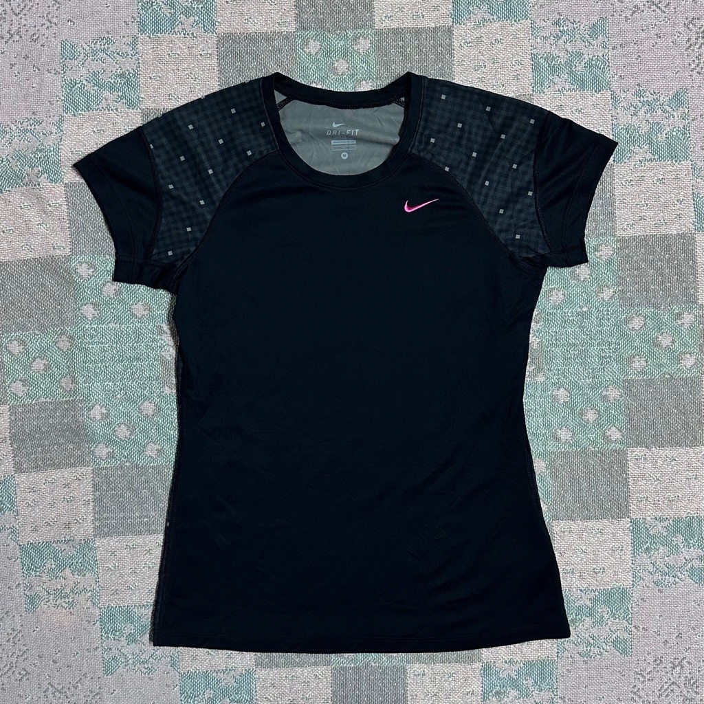เสื้อกีฬา sports wear / nike dri-fit 🖤💖