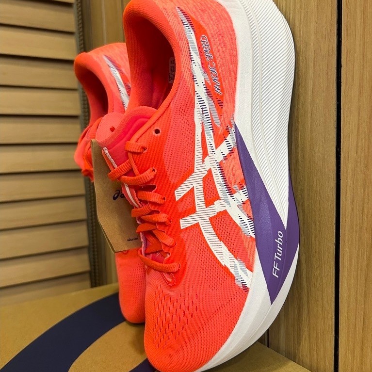 Asics Magic Speed 4 Wide  2E รองเท้าวิ่ง หน้ากว้าง ผู้ชาย ค่ะ