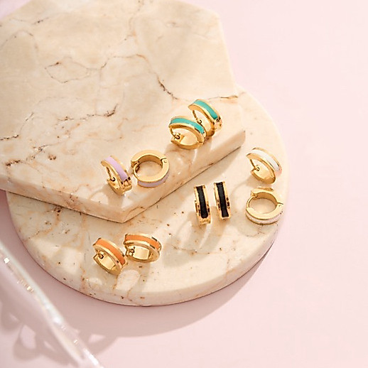 Escapism - ต่างหู mini huggie earrings * ราคาต่อคู่ *