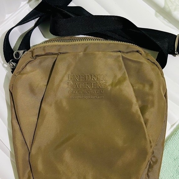 กระเป๋าสะพายข้าง FREDRINK PACKERS 7*9”