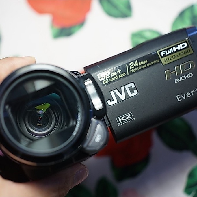 JVC GZ-HM400AG Handycam