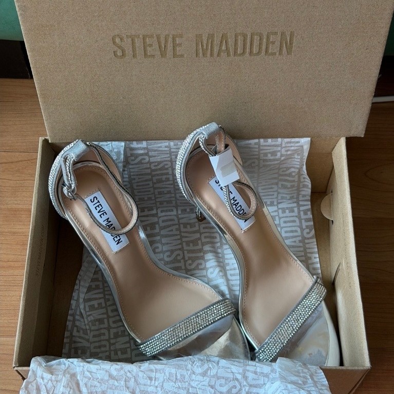 รองเท้าส้นสูงSteve Maddenแท้ สีเงินเพชร ของใหม่ size 37 พร้อมกล่อง