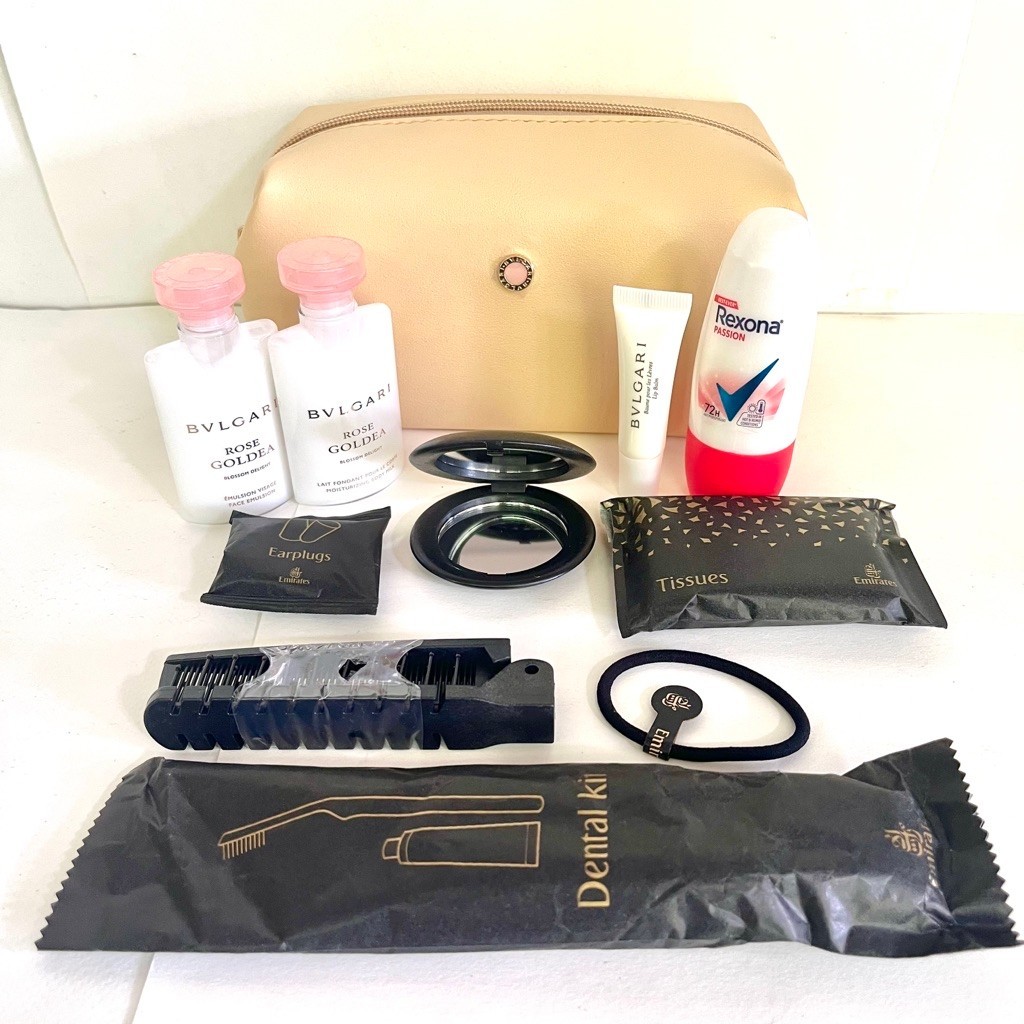 Emirates Airline/ Bvlgari Amenity Kit/ สีเบจ/ รูปทรงสี่เหลี่ยม จับจีบด้านข้าง