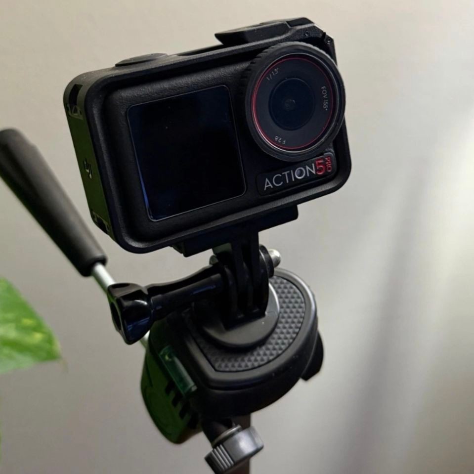 DJI Osmo Action 5 Pro 4K Action Camera + Charger + Stabilizer Mount + Case + SD 512GB
