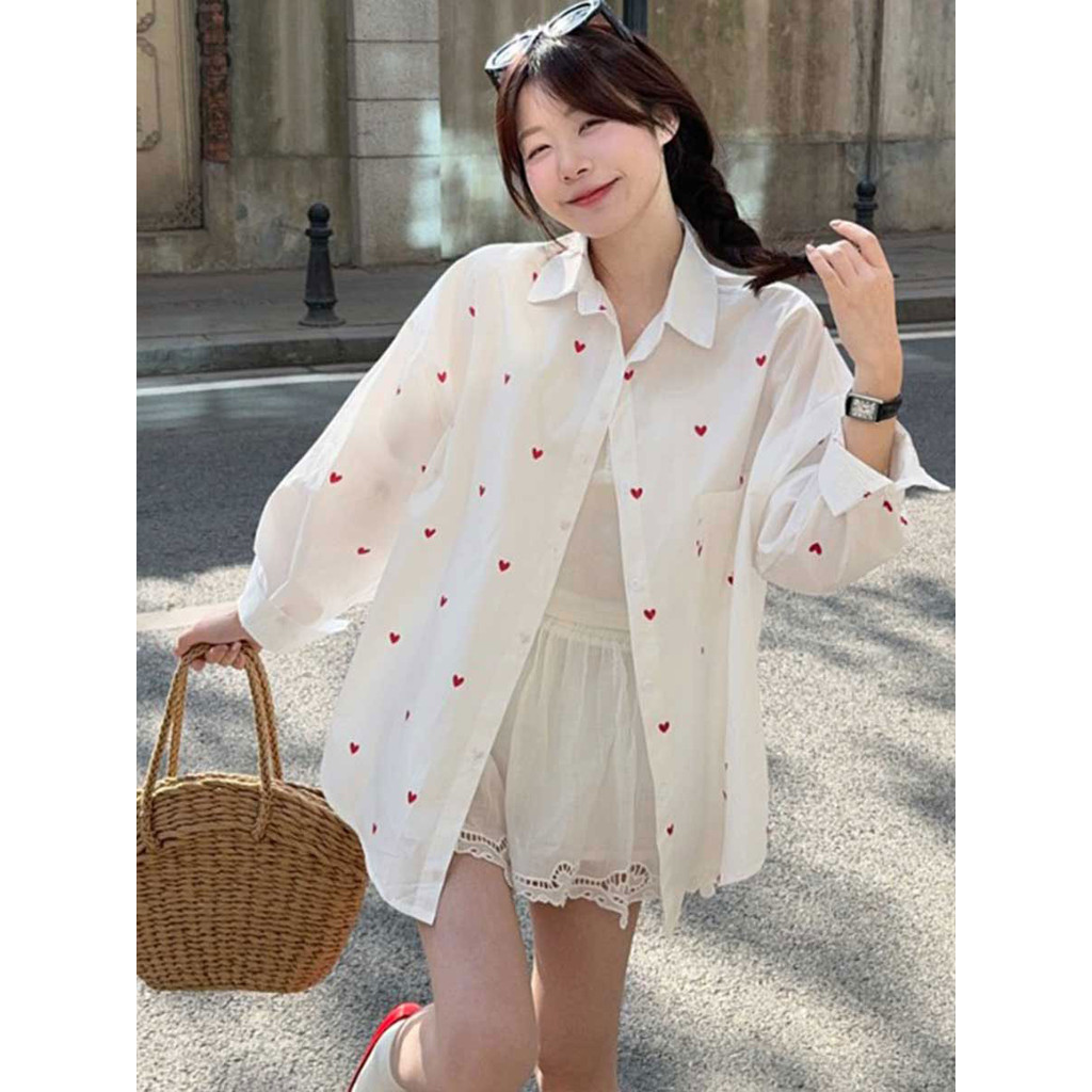 เสื้อเชิ้ตผู้หญิง ลุคสาวหวาน คอปกแต่งลายหัวใจ ดีไซน์ใหม่ล่าสุด