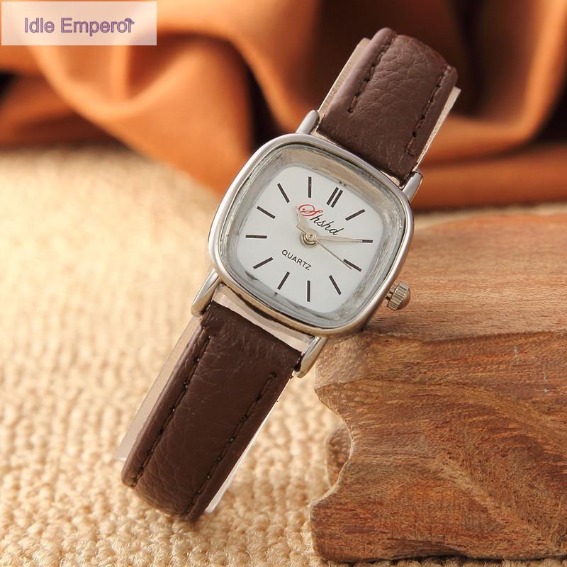 สร้อยคอรูปสี่เหลี่ยมจัตุรัสเกาหลีรูปลักษณ์ใหม่สวยงาม HR-fg308