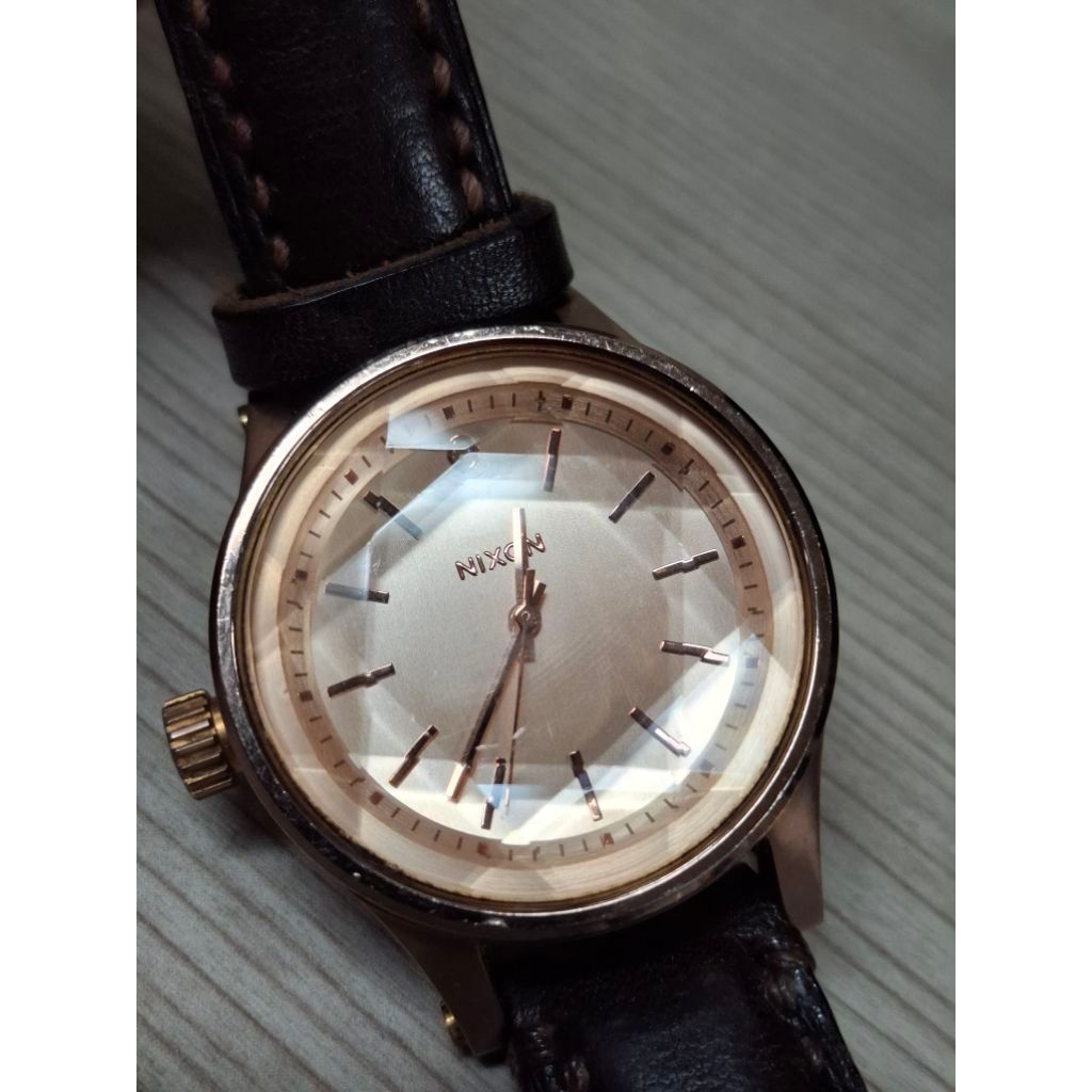 นาฬิกามือสอง nixon เดินพร้อมใช้งาน