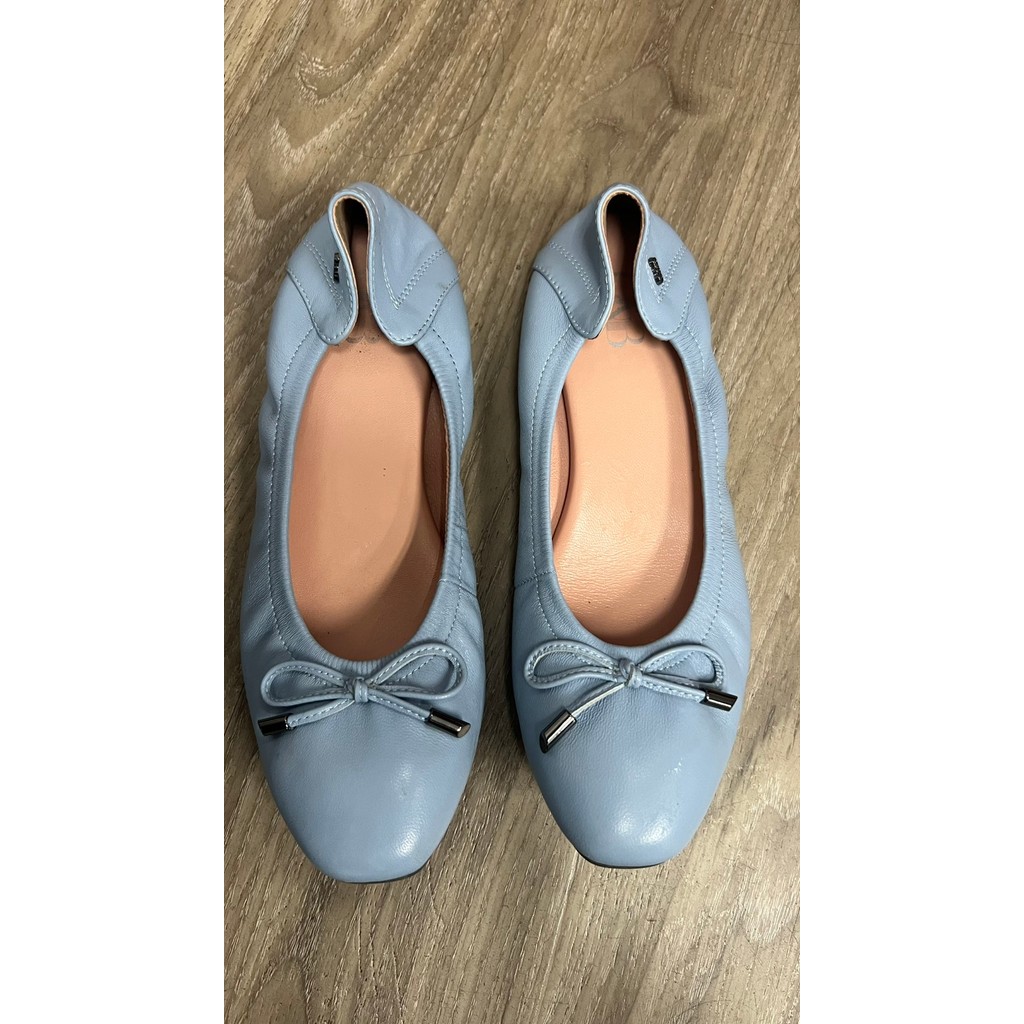 O&B รองเท้าหนังแท้ รุ่น AUDREY COMFY IN BLUE