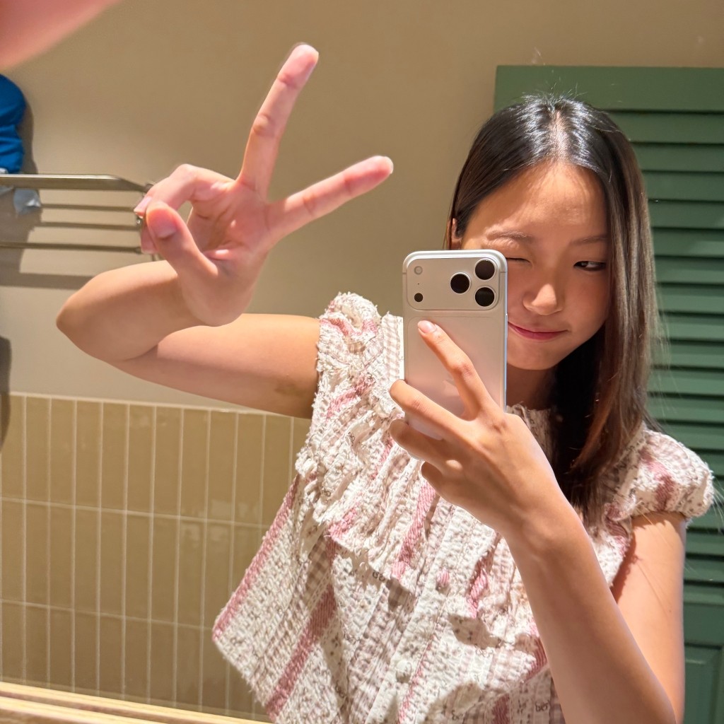 ÉTOILE BNK MORNING RIBBON TOP  เสื้อแขนสั้นปกคอบัวมีโบว์ด้านหน้า สามารถถอดออกได้ (PREORDER บางไซส์)