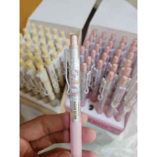 ปากกาเจล Oniso มี 4 ลายลิขสิทธิ์แท้ หมึกสีน้ำเงิน 0.5 มม. เปลี่ยนไส้ได้ ลาย Kitty Hapidanbui Marumo Cogimyun รุ่น 9133