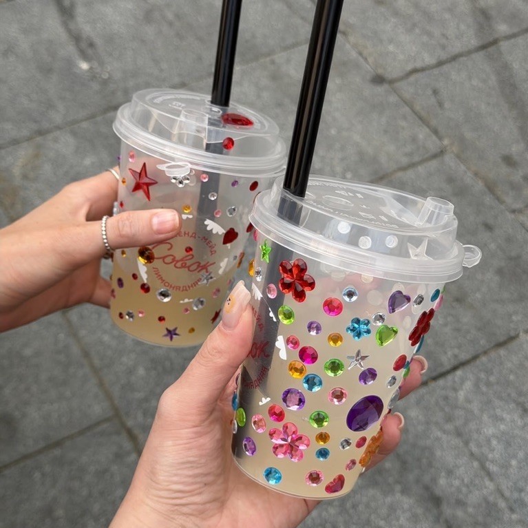 [พร้อมส่ง 🇹🇭] สติ๊กเกอร์คริสตัล 3D มีกาวในตัว ใช้ตกแต่งสิ่งของและใบหน้า รูปที่ 2