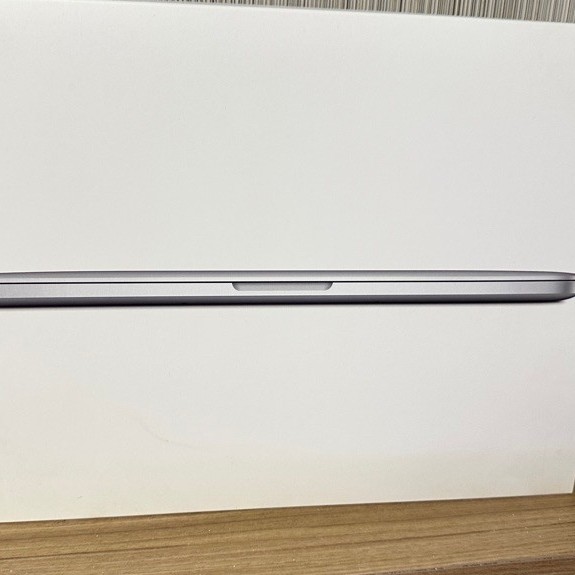 กล่องเปล่า Mac book Pro