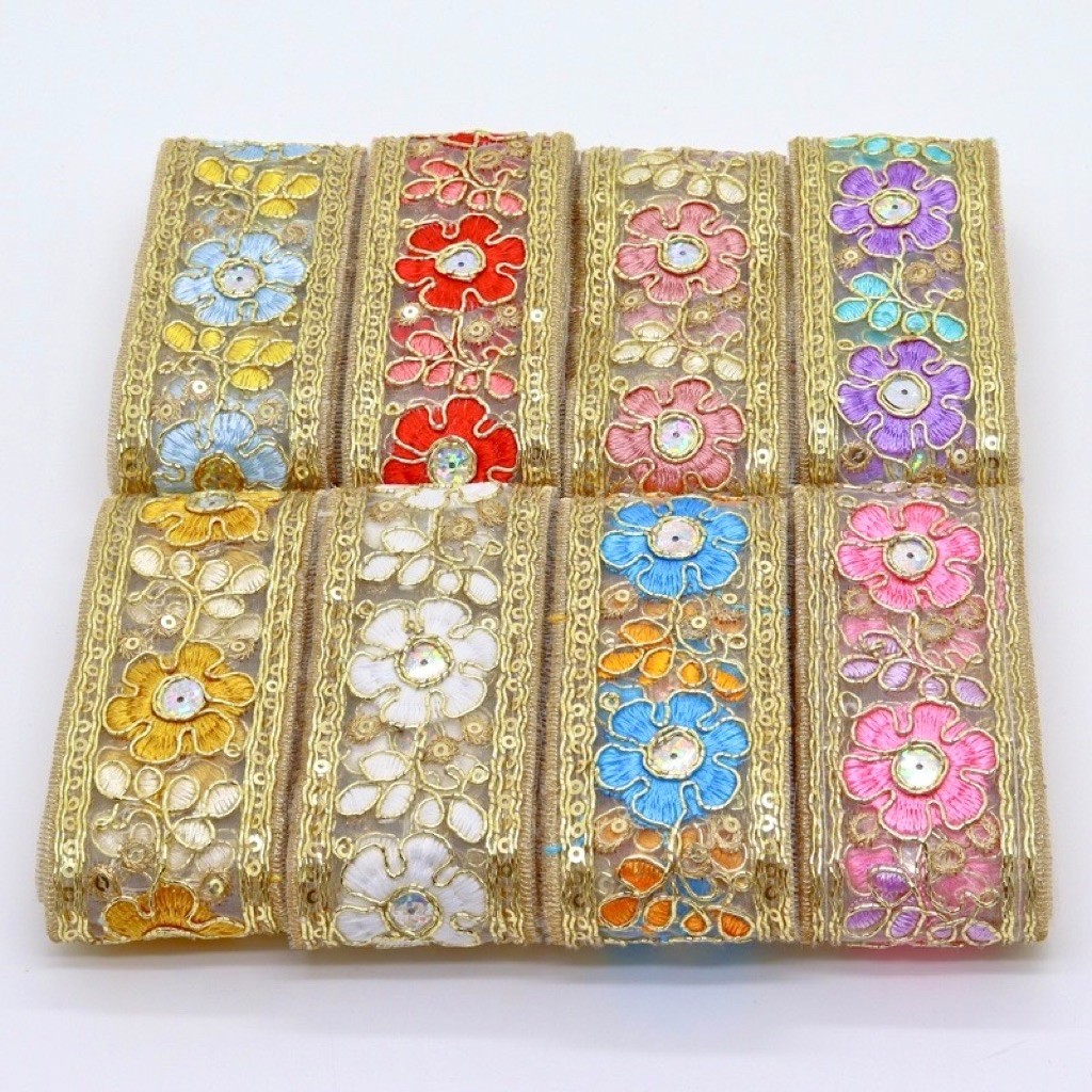 ผ้าปักลายดอกไม้ ลายปักดิ้นทอง1หลา กว้าง4.5cm ใช้ห่อนุ่งองค์เทพ งานตกแต่งงานประดิษฐ์ งานDiy