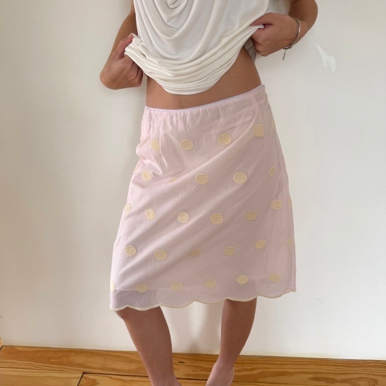 KIIRA Dottie Midi Skirt กระโปรงยาว ลายจุด