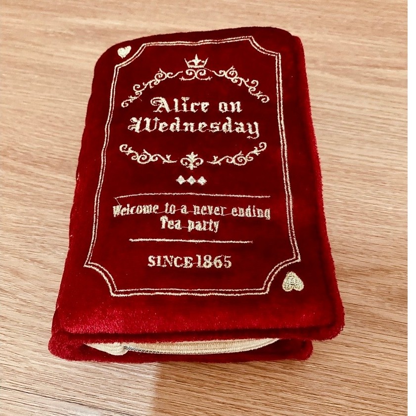 กล่องผ้าใส่เครื่องสำอาง มือถือจากร้าน Alice on Wednesday 🇯🇵