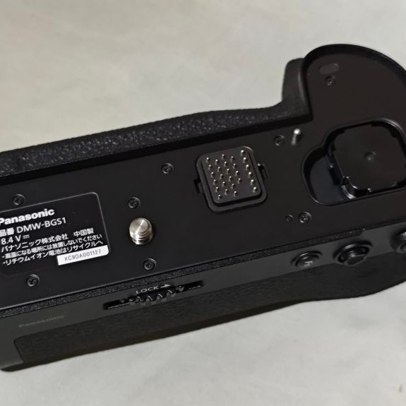 Panasonic DMW-BGS1 Battery Grip สำหรับกล้อง Panasonic S1 , S1R และ S1H สภาพใหม่สวยไม่มีตำหนิ ใช้งานไ