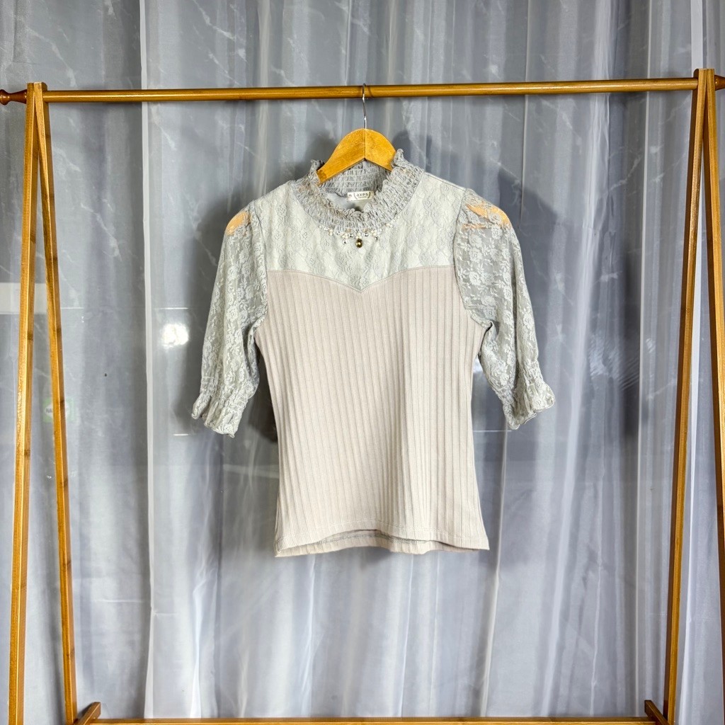 เสื้อลูกไม้ Axes Femme ☑️