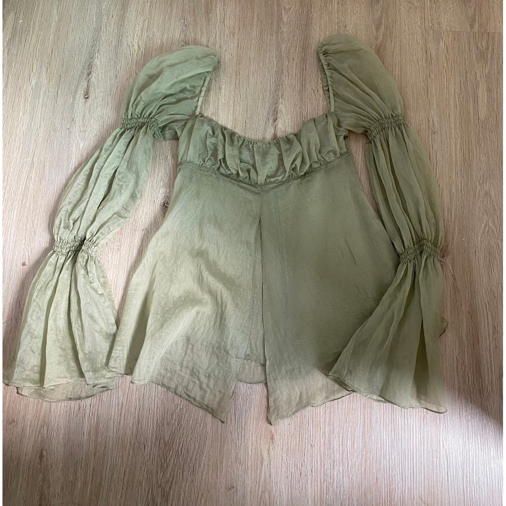 ส่งต่อ Mitr size.m กดเองจากช้อปนะคะ ตำหนิคือน้องขาด ดูรูปก่อนน้าาา ปล่อยต่อ550 #mitr #mitrส่งต่อ #mi