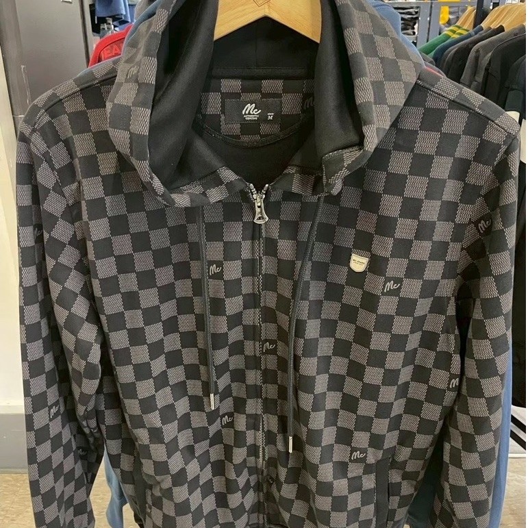[พร้อมส่ง] MC JEANS เสื้อแขนยาวมีฮู้ด เสื้อกันหนาว ลาย Monogram Limited รุ่นตามหา การันตีของแท้ 100%
