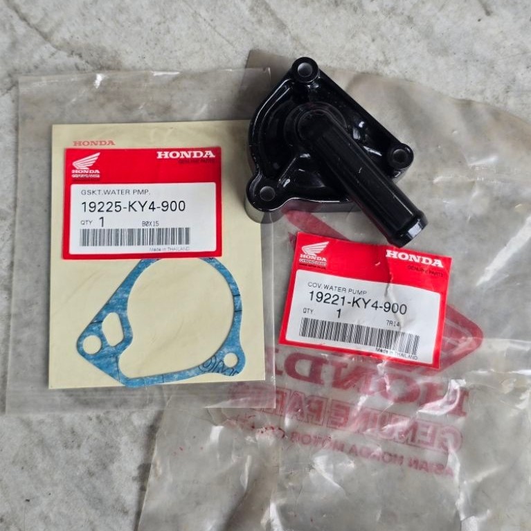 ฝาปิดปั้มน้ำ+ปะเก็น NSR150ทุกรุ่น FSX150 Phanton150 แท้ศูนย์Honda  (ได้ 2 ชิ้นตามรูป)