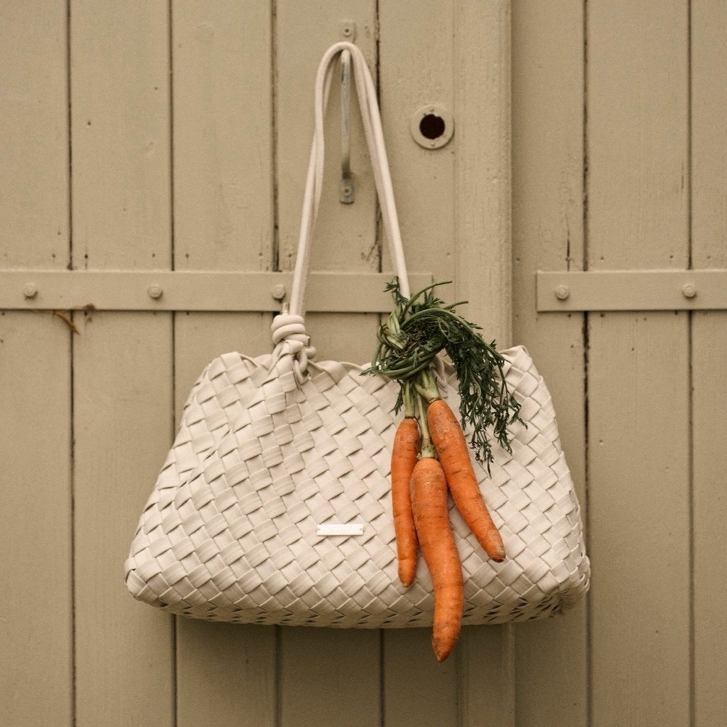 ส่งต่อ something apparels Jardin bag
