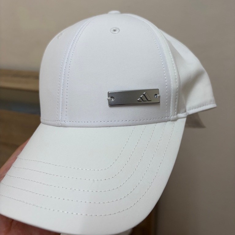 หมวกขาว adidas แท้ มือสอง ไม่มีตำหนิ