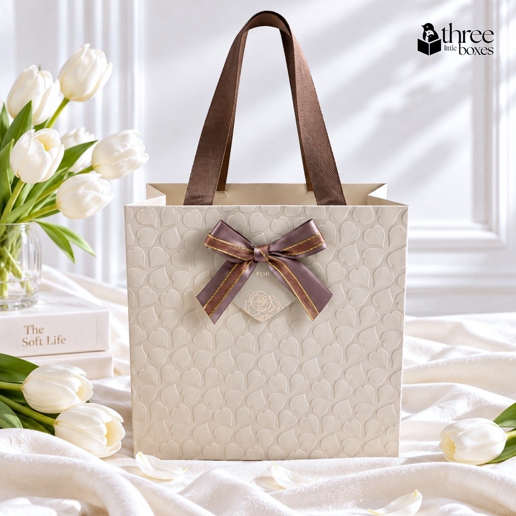 ถุงกระดาษ ลายหัวใจ Just for you ขนาด24x24x10cm. ปั้มนูน ฟอยล์rose gold หูริบบิ้นซ่อนปลาย ถุงใส่ของรับไหว้ รูปที่ 7