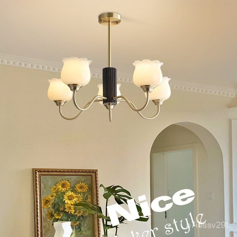 Vintage Lily of the Valley Flower Living Room Lamp2023New walnut French cream lamp with a high-end r