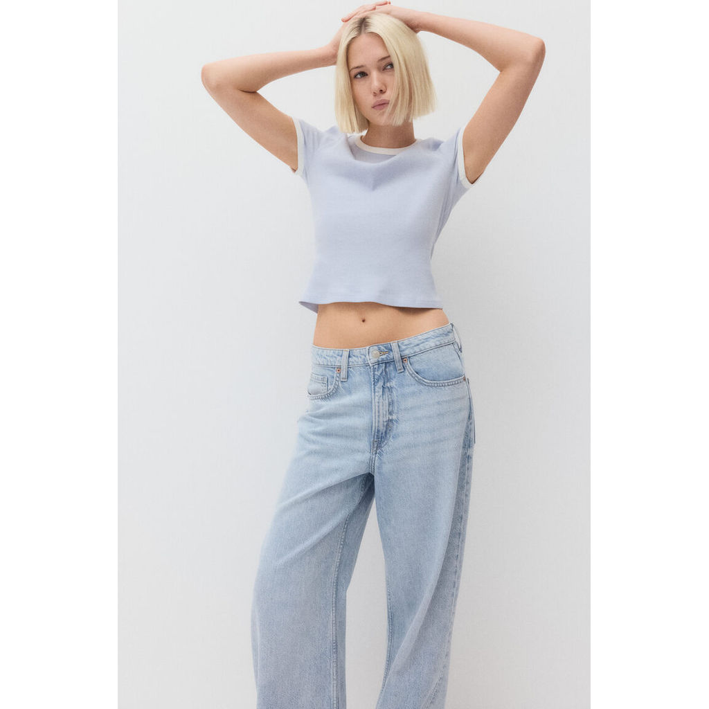 H&M(เอชแอนด์เอ็ม) เสื้อยืดฟิตติ้ง ผู้หญิง 1272760_3