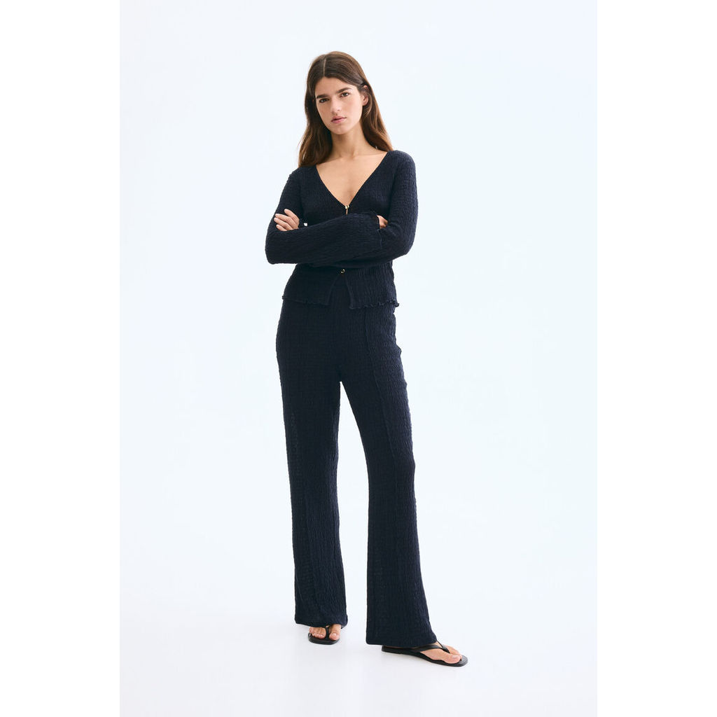 H&M(เอชแอนด์เอ็ม) กางเกงทรงตรงผ้าจูร์ซีย์เนื้อสัมผัส Women Textured jersey trousers 1315053_2