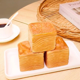 ปังเลเยอร์เนยสดหลันลี่ แบรนด์นี้อร่อยสุด เลเยอร์โทสต์ หอมเนย เวฟ30วินาที ขนมปังจะนุ่มหอมเนยขึ้น จะฉีกเป็นแผ่นๆได้ง่าย