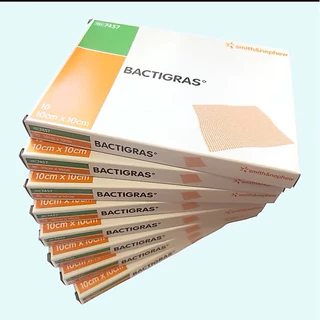 BACTIGRAS แผ่นตาข่ายแปะแผล Smith & Nephew ขนาด 10x10 cm. (10แผ่น/ กล่อง)
