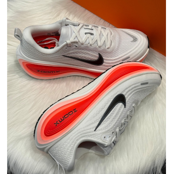 Nike Vomero Plus low cut ZOOMX, ZOOM GT CUT white and red[ของแท้ 100]
