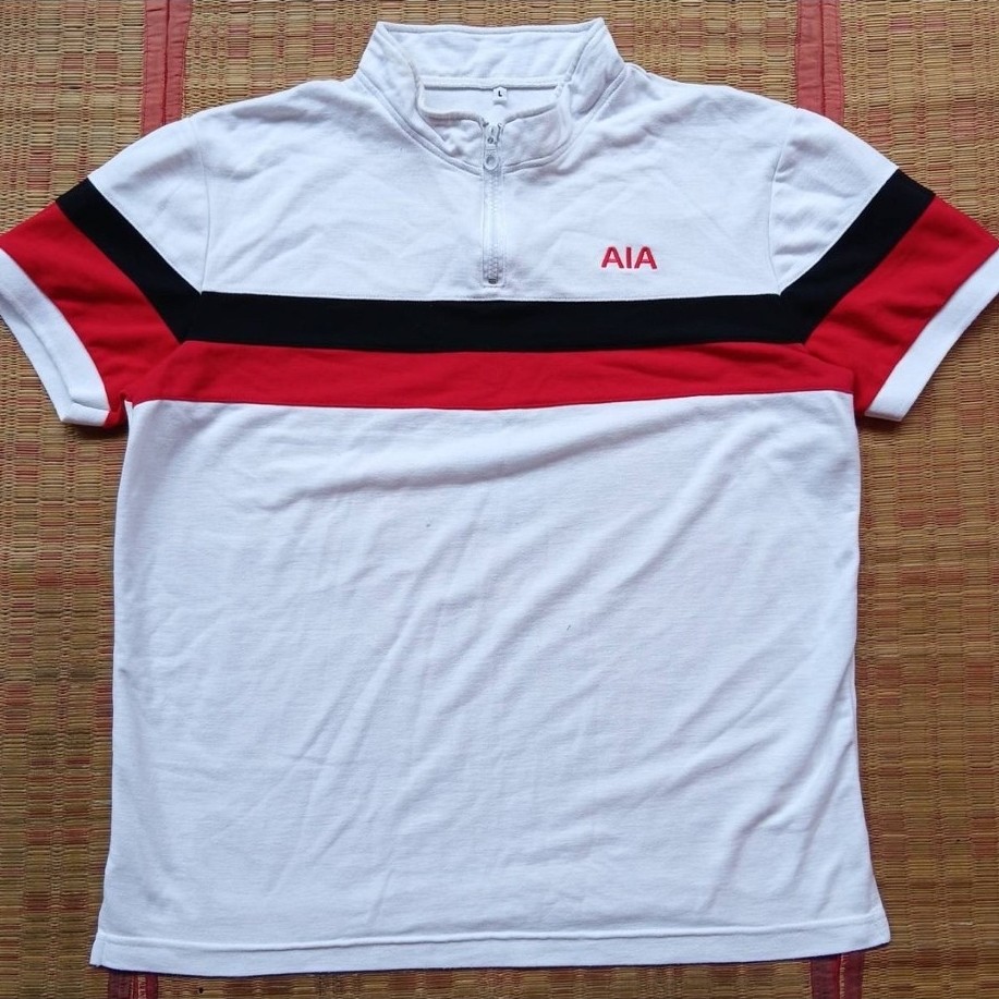 เสื้อแขนสั้นสีขาว AIA