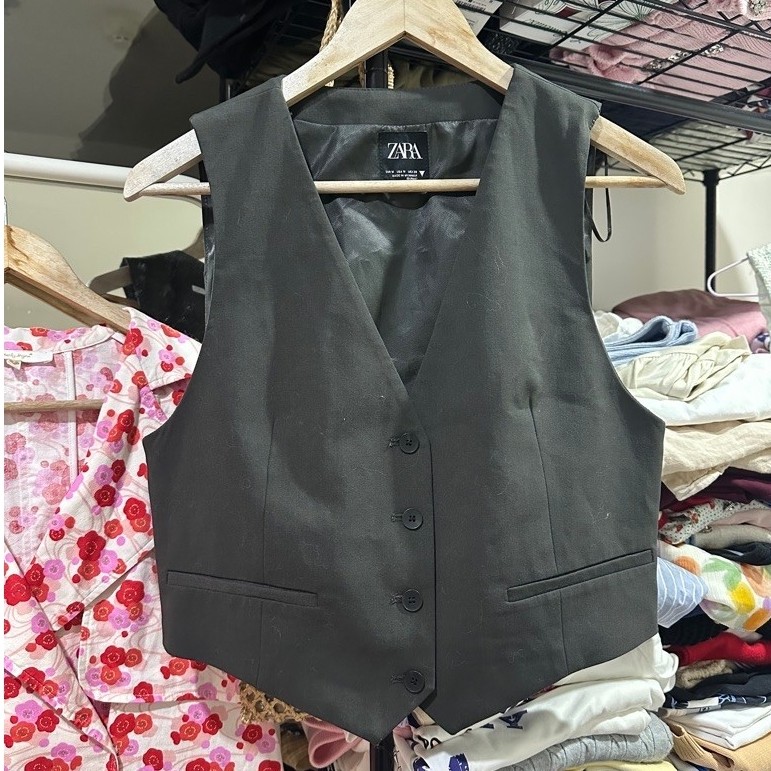 Zara  size  m  เสื้อ
