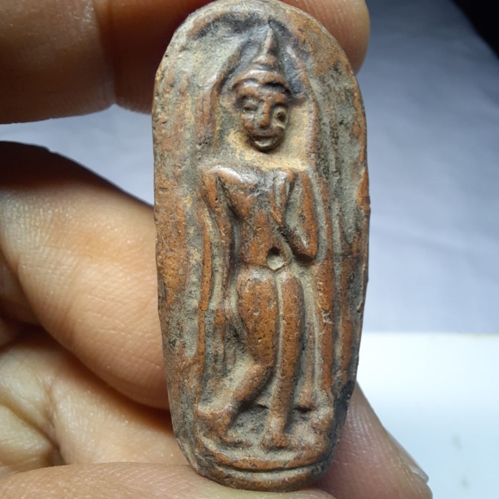 พระลีลาเม็ดขนุนพระกรุกำแพงเพชรพระเนื้อดินเก่าสวยคมชัดตรงตามปรก