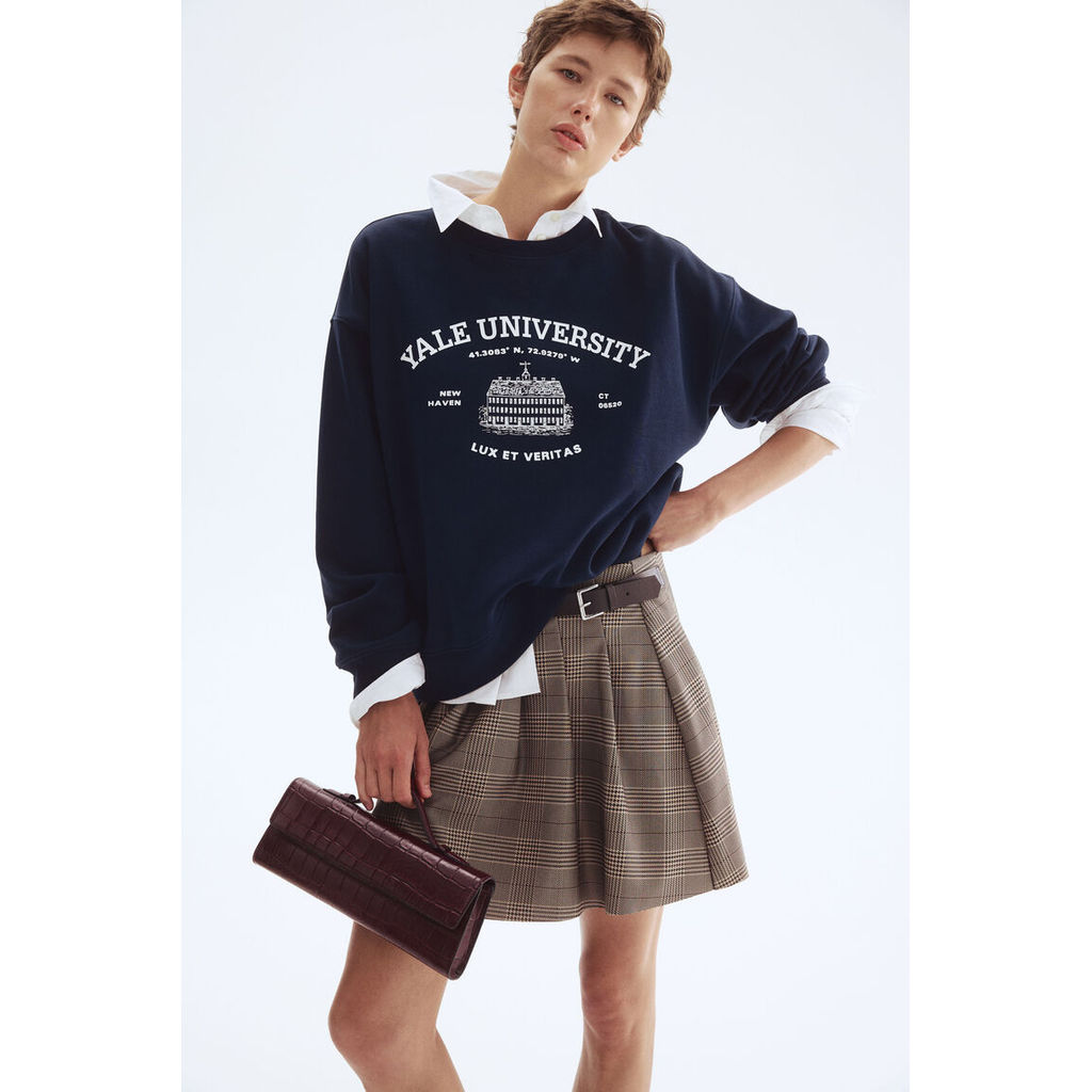 H&M(เอชแอนด์เอ็ม) สเวตเชิ้ตพิมพ์ลาย Women Printed sweatshirt 1301265_1