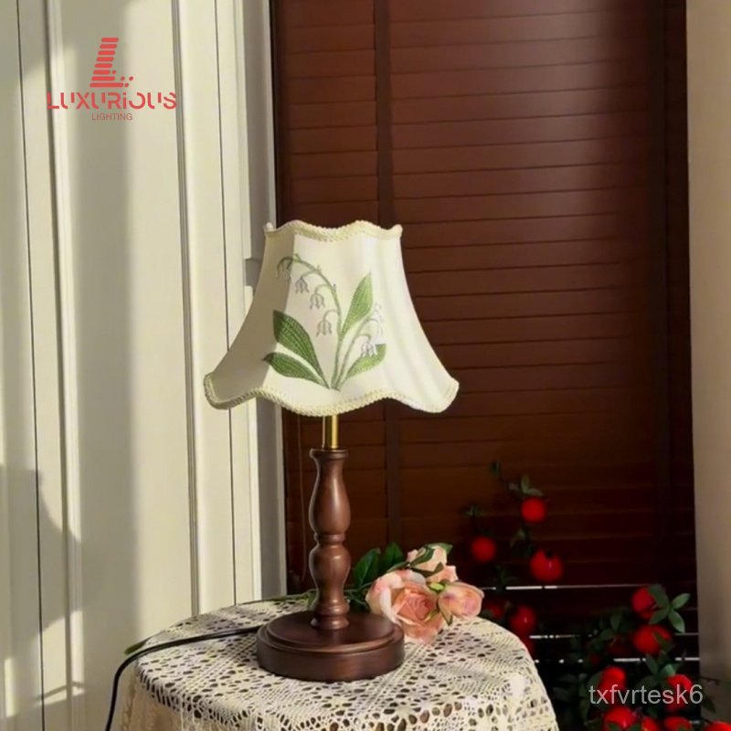 Lamp Princess Song Dynasty Aesthetic Medieval Style Embroidery Fabric Lily of the Valley Table Lamp 