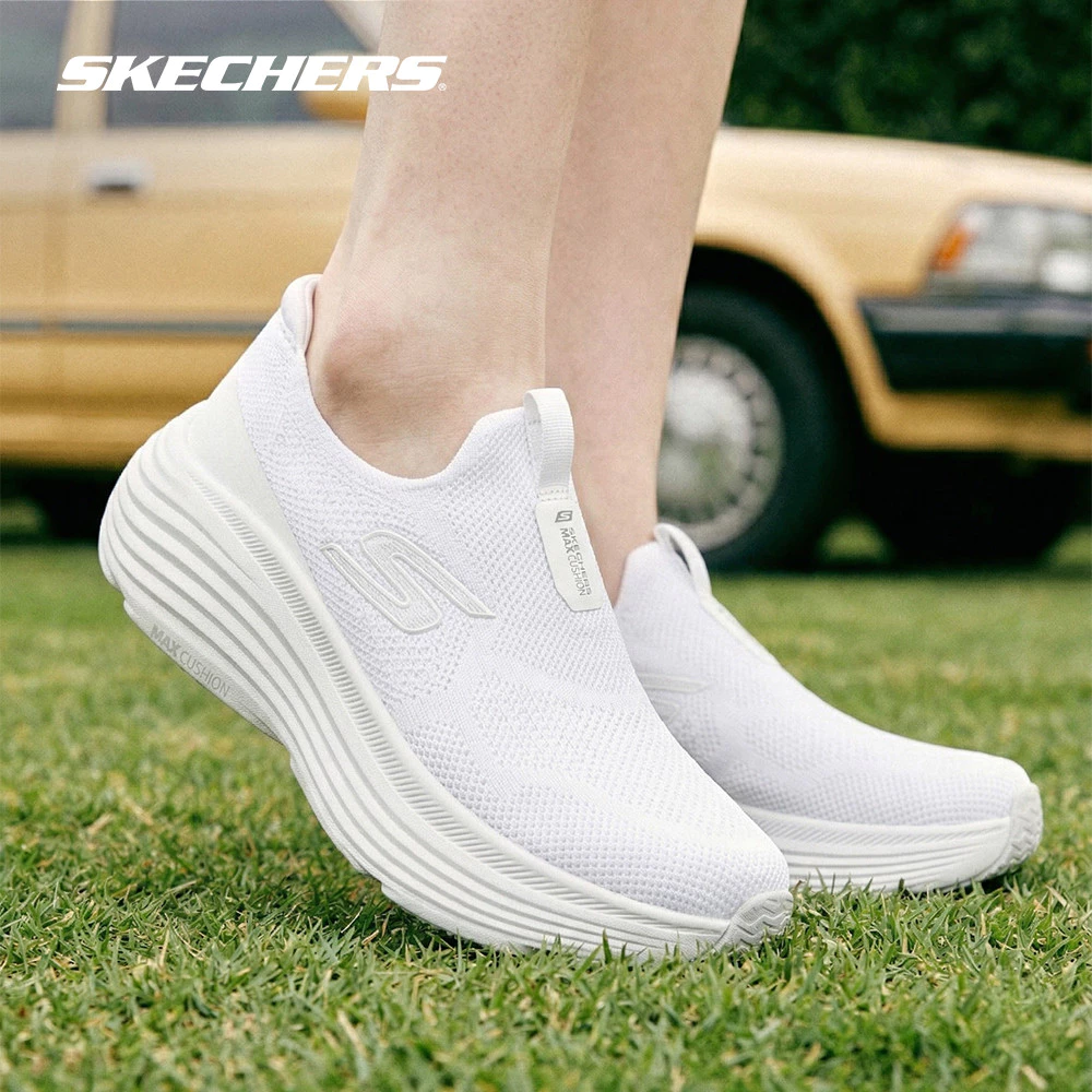 Skechers สเก็ตเชอร์ส รองเท้าผู้หญิง Women Performance Max Cushioning Endeavour Sarasota Shoes - 129481-WHT