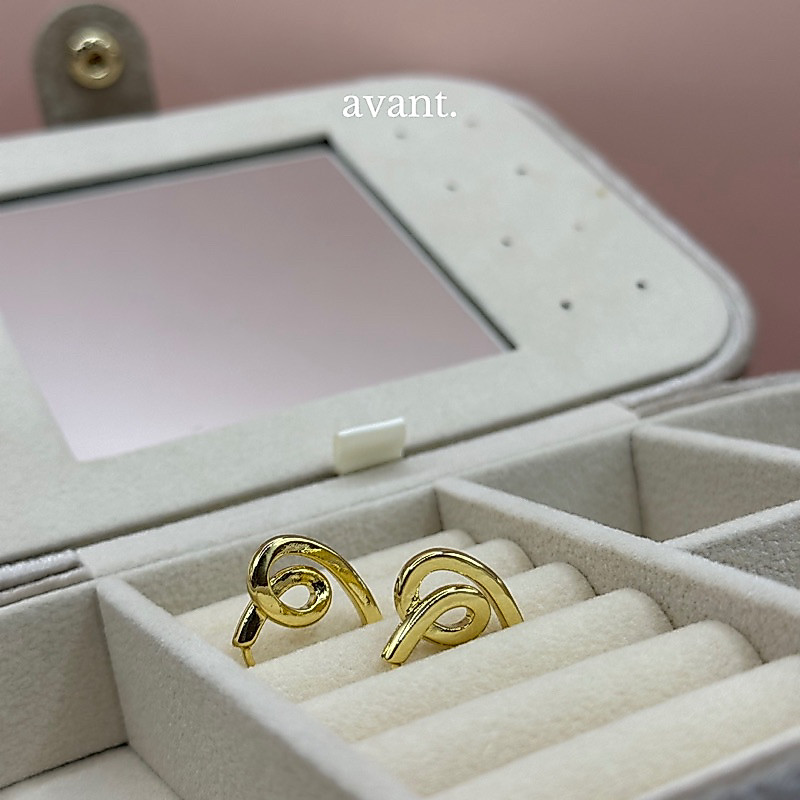 avantgarde.bkk Love eternally hoop earrings (brass+18K) รูปที่ 2
