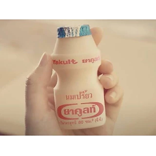 นมเปรี้ยวยาคูนท์ Yakult