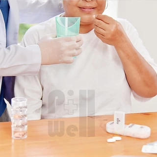 PillWell แก้วน้ำตัดขอบเว้าสำหรับช่วยดื่ม เหมาะสำหรับผู้ป่วย คนแก่ เด็ก หรือผู้ทานยายาก ไม่ต้องเงยคอ